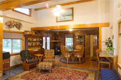 Vaulted ceiling in sunroom