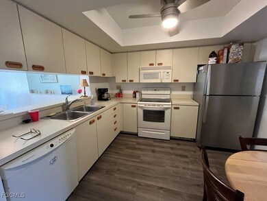 11500 Caravel Cir unit 4028, Fort Myers, FL 33908 - photo 3