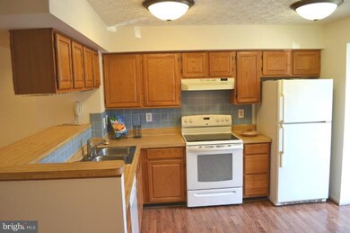 18921 Piney Point Place, Germantown, MD 20874 - photo 6