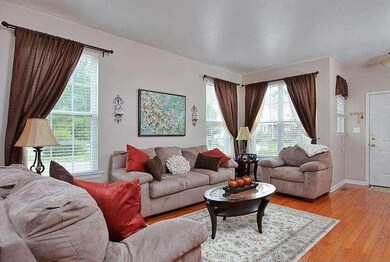 147 Rittenhouse Dr, Woodbury, NJ 08096 - photo 2