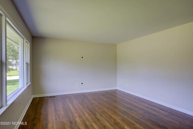 609 Littlejohn Ave, Jacksonville, NC 28546 - photo 4