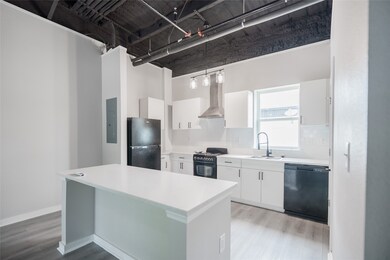 2612 Castle St unit B, Waller, TX 77484 - photo 6