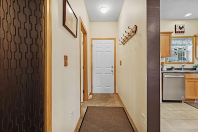 2929 Hemingway Dr unit 123, Chaska, MN 55318 - photo 5