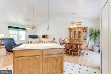 603 Cinnamon Tree Ct, Catonsville, MD 21228 - photo 7