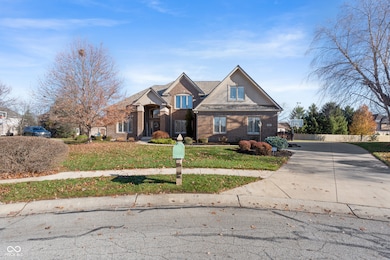 10523 Hollowood Ct, Fishers, IN 46038 - photo 5