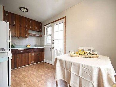 714 Gardner Rd, Westchester, IL 60154 - photo 3