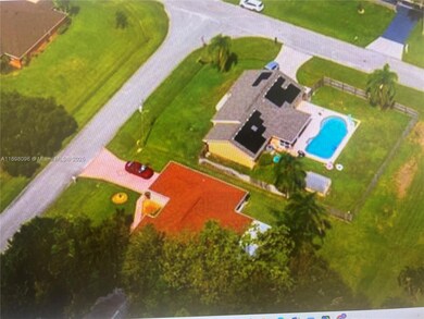 2492 SE Rival Ave, Port Saint Lucie, FL 34952 - photo 2