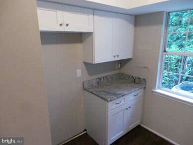 3050 Harbour Dr unit 3050, Palmyra, NJ 08065 - photo 5