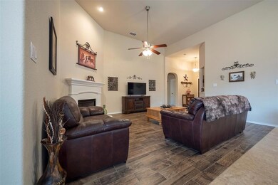 1312 Glen Ct, Weatherford, TX 76087 - photo 6