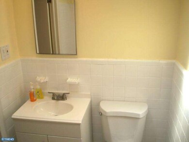 455 Westmont Dr, Darby, PA 19023 - photo 4