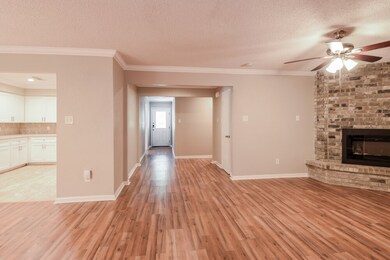 3824 Evergreen Dr, Dickinson, TX 77539 - photo 3