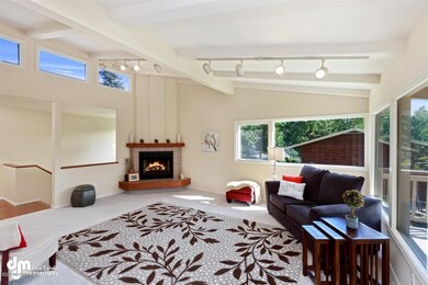 Living room with Vaulted Ceilings