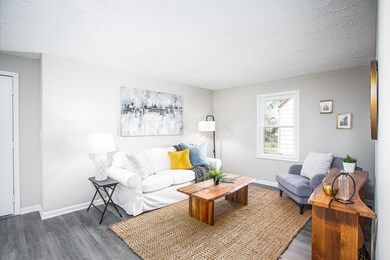 1167 Loretta Av 019