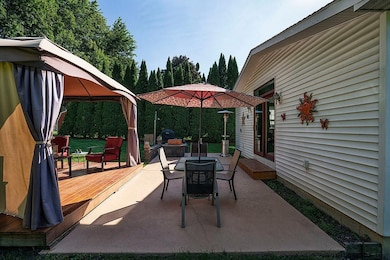 898 8th Ave, Troy, NY 12182 - photo 4