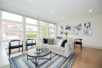 1221 E 46th St unit 1, Chicago, IL 60653 - photo 2