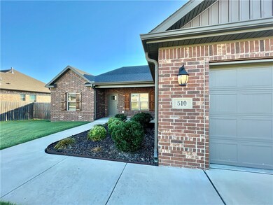 510 Captain Hopkins St, Prairie Grove, AR 72753 - photo 2