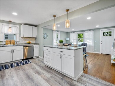 91 Windsor Park Dr, Coventry, RI 02816 - photo 3