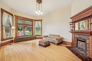 957 Ashland Ave, Saint Paul, MN 55104 - photo 4