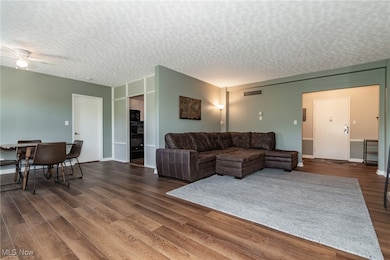 South Park Manor unit 419, Shaker Heights, OH 44120 - photo 5