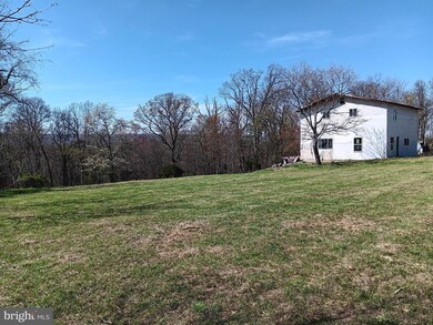 9432 Winchester Grade Rd, Berkeley Springs, WV 25411 - photo 6