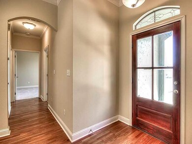 Entry/Foyer.