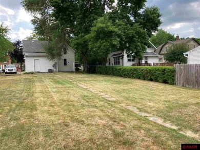 904 N State St, New Ulm, MN 56073 - photo 2