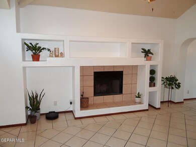 13997 Lago Seco Dr, Horizon City, TX 79928 - photo 5