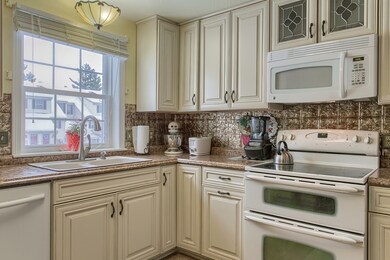 98 Berrington Rd, Leominster, MA 01453 - photo 4