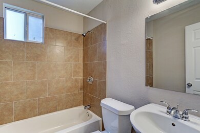 2202 Park St unit 4, Houston, TX 77019 - photo 4