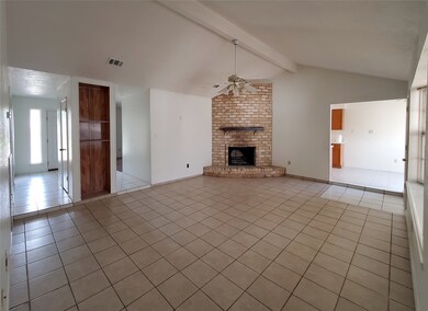 16334 Oxnard Ln, Friendswood, TX 77546 - photo 2