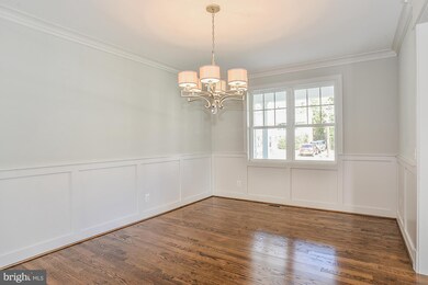 1017 Cottage St SW, Vienna, VA 22180 - photo 4