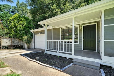 3045 Wildflower Ln, Snellville, GA 30039 - photo 2