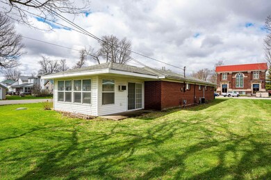 101 E Jackson St, Mentone, IN 46539 - photo 7