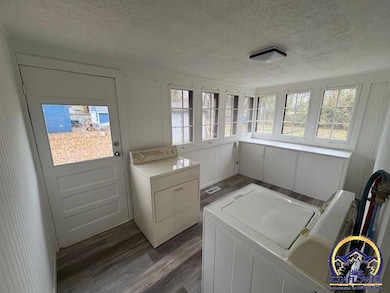 805 Watson St, Emporia, KS 66801 - photo 6