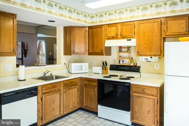 1355 Walkabout Ct, Sykesville, MD 21784 - photo 7