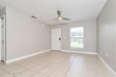 017-photo-living-room-13097735
