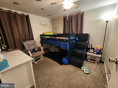 1346 Greenview Dr, Bethlehem, PA 18018 - photo 5