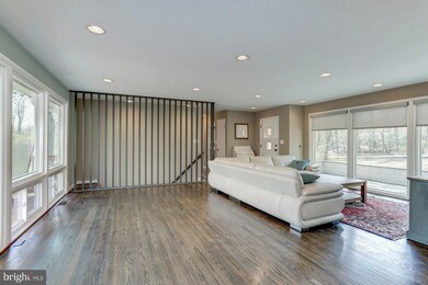 3415 Barkley Dr, Fairfax, VA 22031 - photo 7