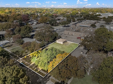 820 Brookhurst Dr, Richardson, TX 75080 - photo 3