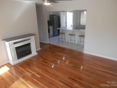 2500 Kendall Dr, Charlotte, NC 28216 - photo 4