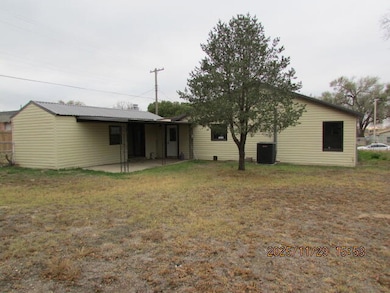 716 W E Ave, Muleshoe, TX 79347 - photo 4