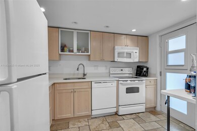 240 Galen Dr unit 314, Key Biscayne, FL 33149 - photo 7