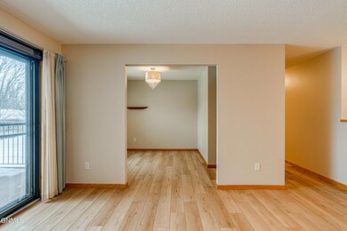 2636GatewayAveu205_00022