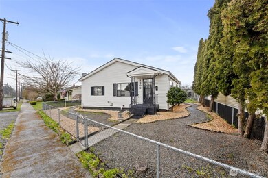 1209 Alexander St, Centralia, WA 98531 - photo 2