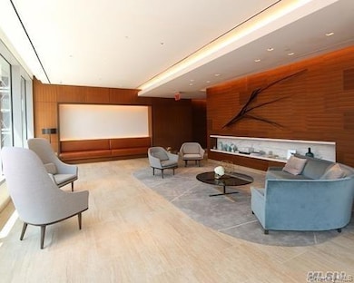 Flushing Commons Residences unit 8G, Flushing, NY 11354 - photo 2