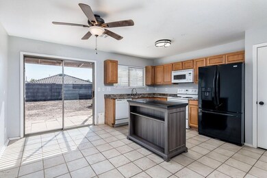 Kitchen (2)