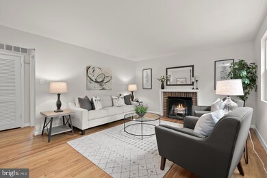 8701 Brierly Ct, Chevy Chase, MD 20815 - photo 5