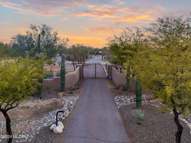 09-Gated Entrance