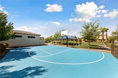 BASKETBALL COURTS