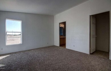 MASTER BEDROOM W BATH